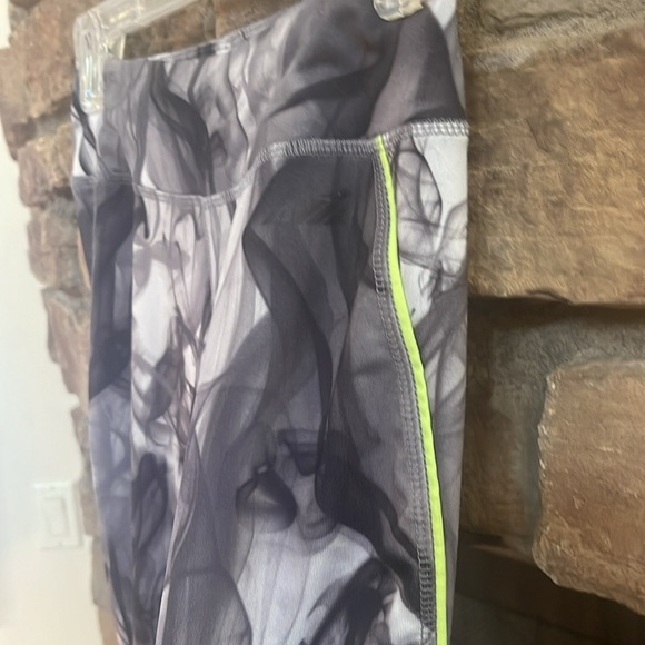 Gray & black leggings w/ neon green stripe down the sides w/ hidden pocket XS - Picture 5 of 10